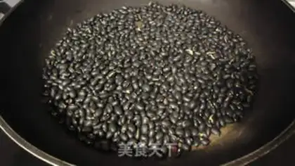 Make Black bean rice ginger soup step 2