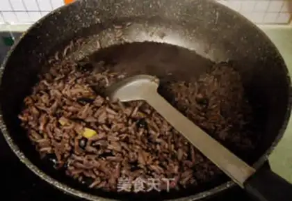 Make Black bean rice ginger soup step 5
