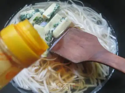 Make A spinach chicken cake noodles step 3
