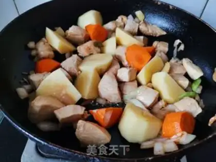 Make Curry potato chicken step 5