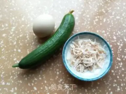 Make cucumber shrimp egg soup step 0