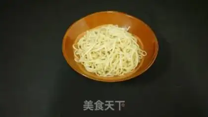 Make Hot dry noodles step 6