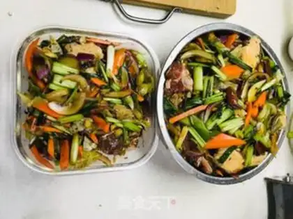 Make Xinjiang roasted lamb chops step 6