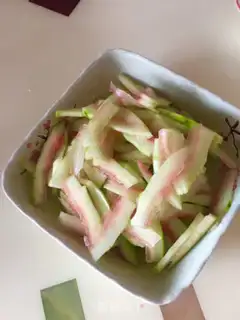 Make A watermelon step 1