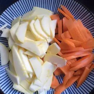 Make Vegetable soup for beefballs step 2