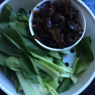 Make Vegetable soup for beefballs step 3