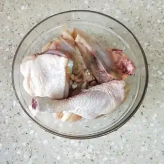 Make A chicken with a pan step 0