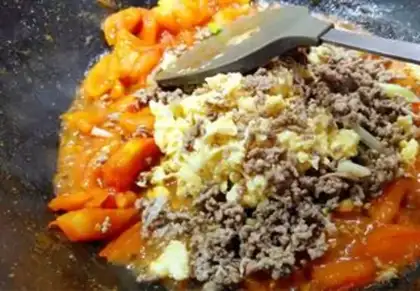 Make Tomato egg noodles step 6