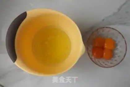 Make Tea and cream cake rolls step 1