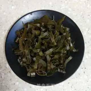 Make Porkbone soup from the winter melon step 1