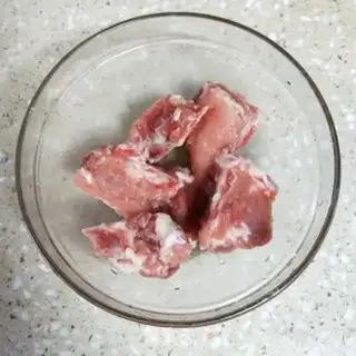Make Porkbone soup from the winter melon step 2