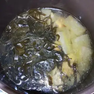 Make Porkbone soup from the winter melon step 4