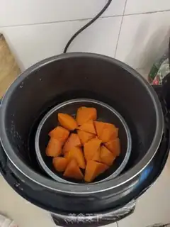 Make Carrot buns step 1