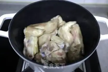 Make Roasted pig hoof step 2