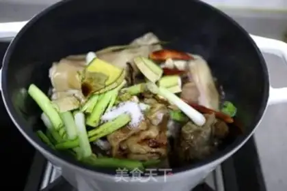 Make Roasted pig hoof step 3