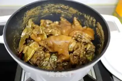Make Roasted pig hoof step 5