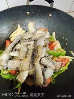 Make Ginger-fried fish step 7
