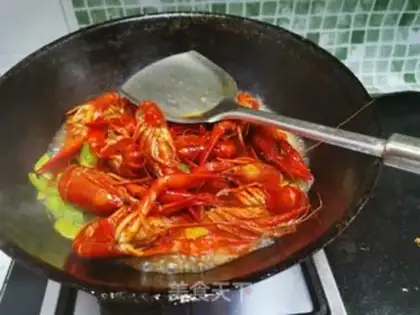 Make Spicy lobster step 4
