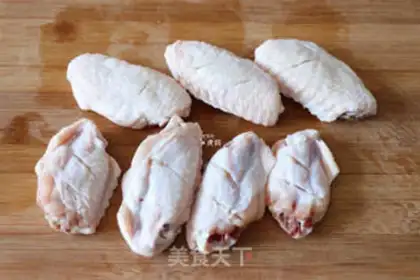 Make Sour sauce chicken wings step 1