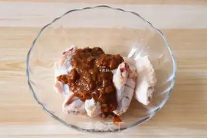 Make Sour sauce chicken wings step 2