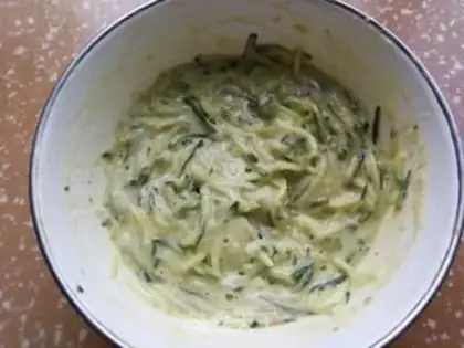 Make cucumber eggcake step 3