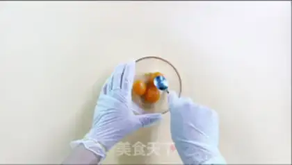 Make A salted egg, a cow roller step 0