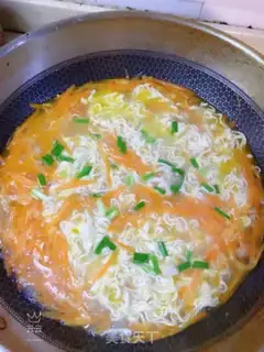 Make Shrimp and carrot noodles step 3