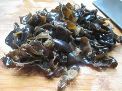 Make # The sea swirling in black # step 2