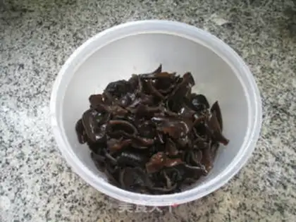 Make # The sea swirling in black # step 4