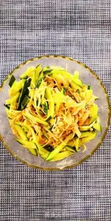 Make Wine dish -- cucumbers mixed with golden needle mushrooms step 5