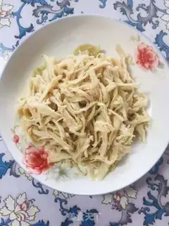 Make Soy sauce chicken noodle step 1