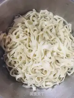 Make Soy sauce chicken noodle step 5