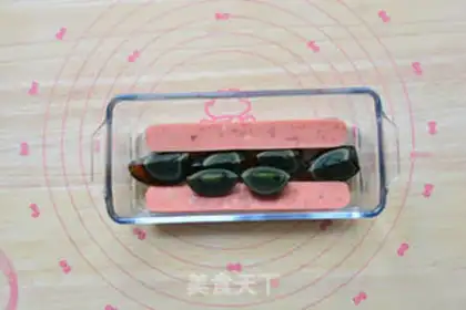 Make Three-coloured eggs step 0