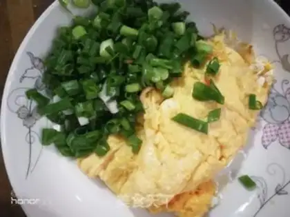 Make Eggs and greens and rice powder step 2