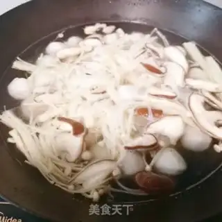 Make Gin-snack fishball soup step 3