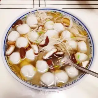 Make Gin-snack fishball soup step 5