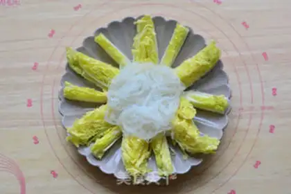 Make Garlic fan dolls step 2