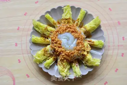 Make Garlic fan dolls step 3