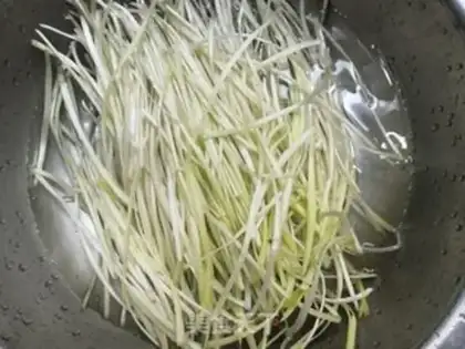 Make Yellow eggs step 0