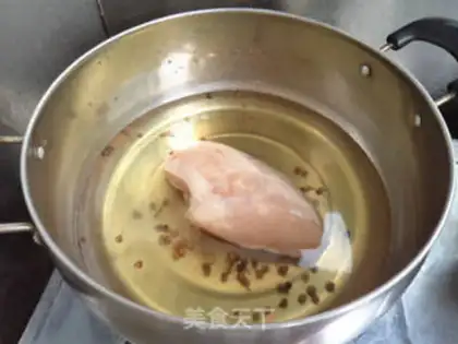Make Spicy chicken silk step 1