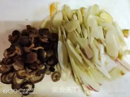 Make A green ginger mushroom beer and chicken step 3