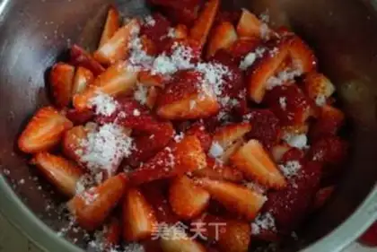Make Strawberry jam step 2