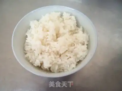 Make Pineapple rice step 1