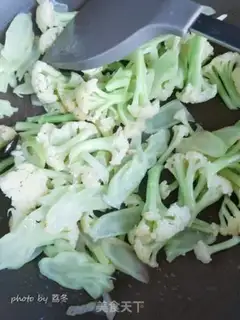 Make The bouquets and the wood step 16