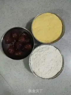 Make Corn-noodle date buns step 0