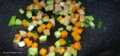 Make Pineapple fried rice - parrot version step 8