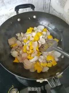 Make Sweet peppers and ink fish step 3
