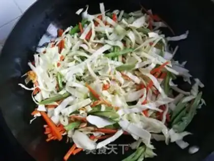 Make Vegetable noodles step 4