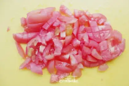 Make Tomatoes and tofu soup step 1