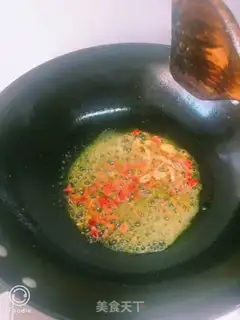 Make Chicken-cracked beans step 1